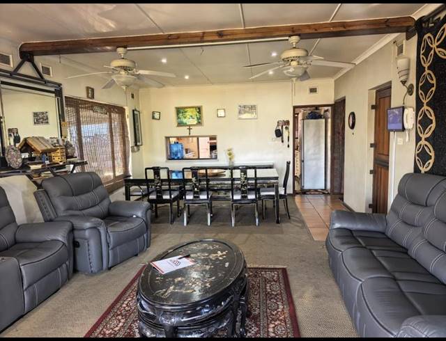 4 BEDROOM HOUSE FOR SALE IN MALVERN